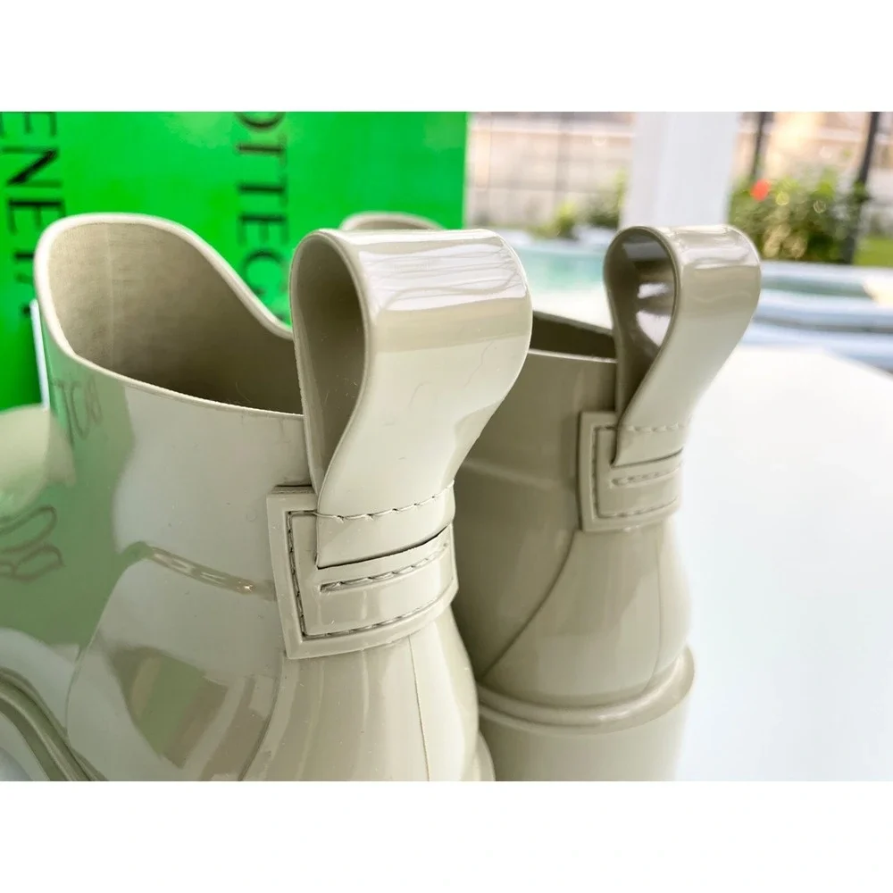 BOTTEGA VENETA Mud Green Shiny Rubber Ankle Rain Boots Size 7/40,‎  $650